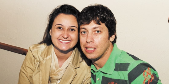 Daniela Neves Ferreira e Fernando Fernandes em restaurante da cidade